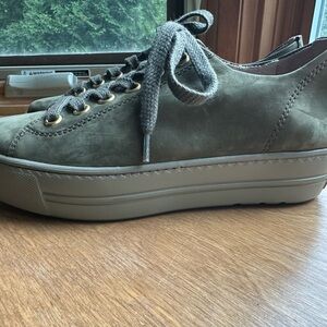 Paul Green Women’s Bixby Suede Platform Sneakers